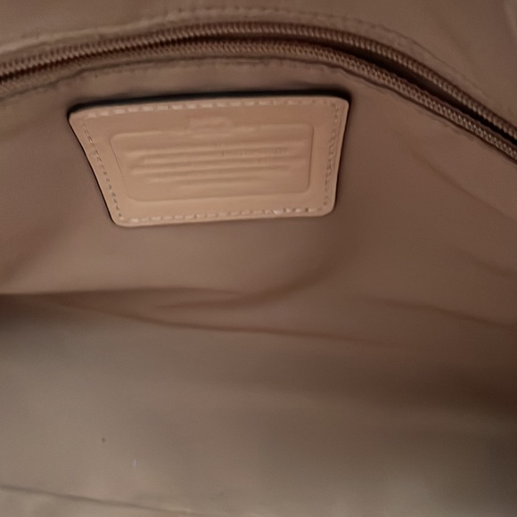 Coach Satchel crossgrain handbag with crossbody strap. - Picture 7 of 8